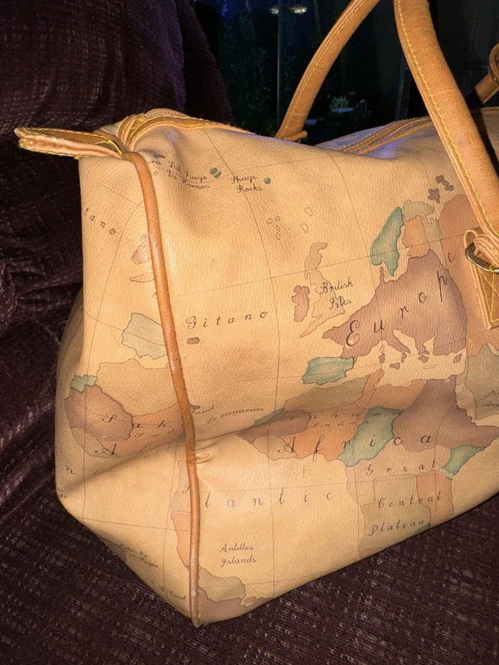 Bolsa de viagem com estampa de mapa (2 peças) • ALVIERO MARTINI MARCA ITALIANA E GITANO - Imagem 4 de 4