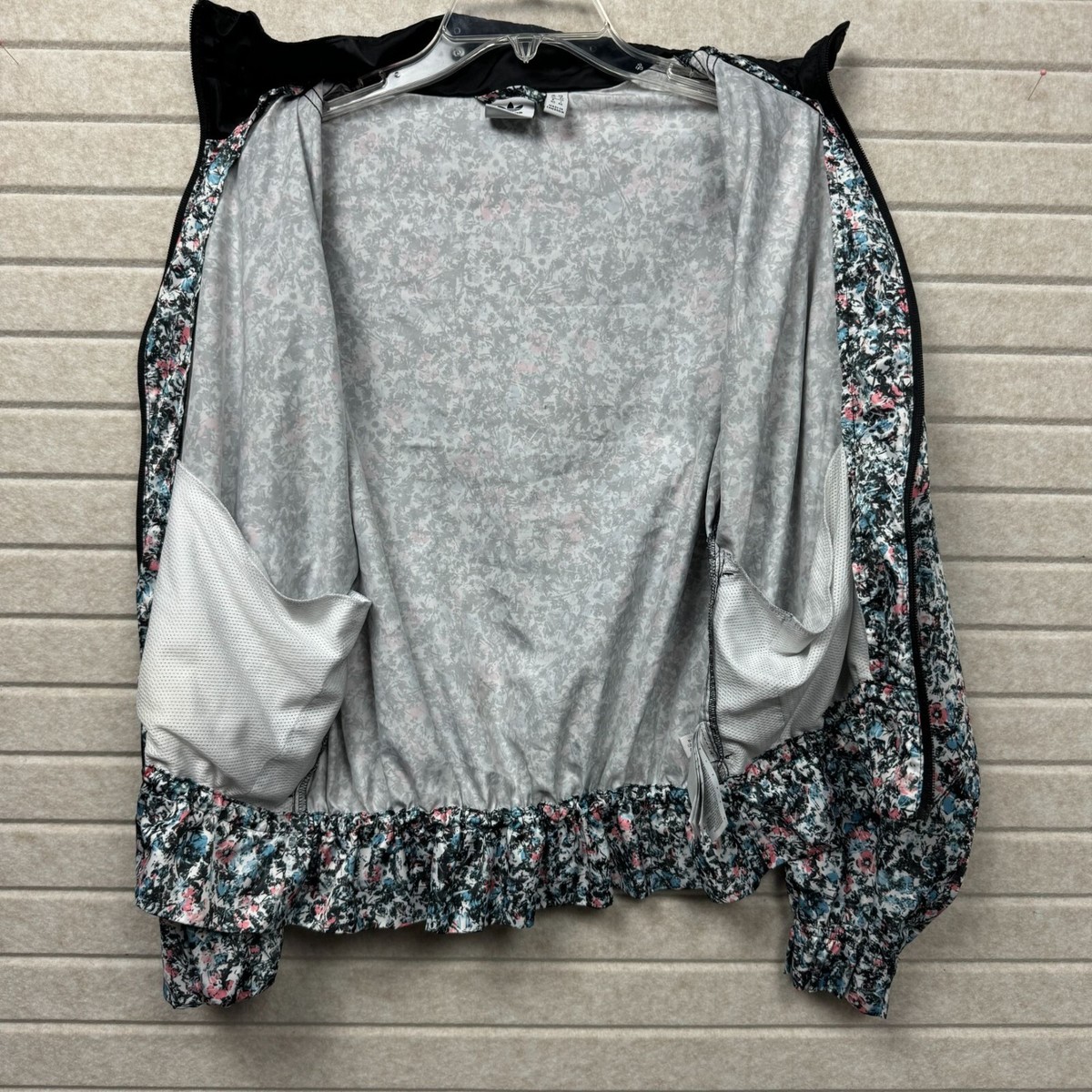 ジャケット・アウター TELA Adidas Black White Floral Windbreaker Jacket Drawstring