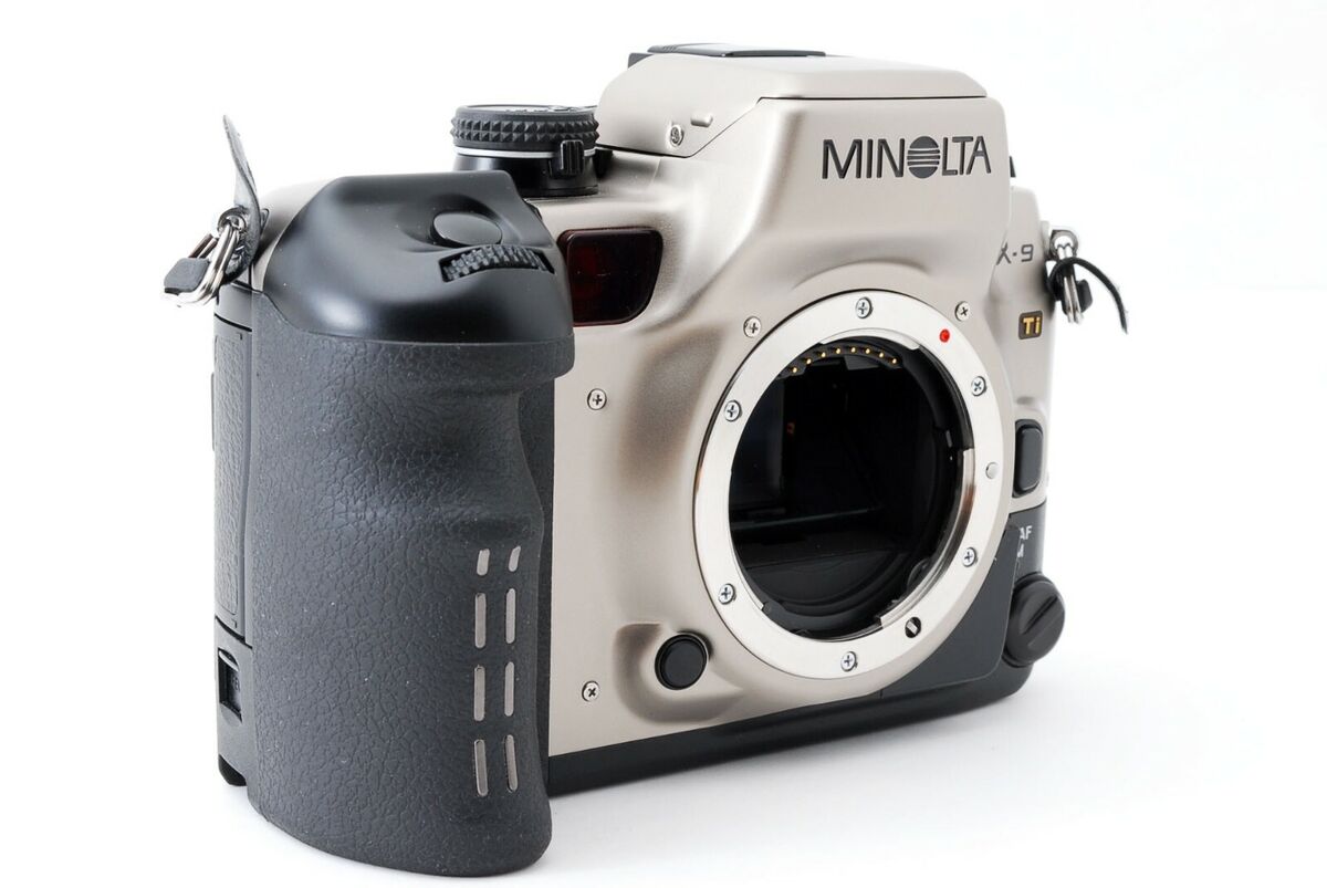 Minolta Maxxum Dynax Alpha 9 α-9 a-9 Ti 35mm Film Camera Minolta Maxxum Dynax Alpha 9 α-9 a-9 Ti 35mm Film Camera
