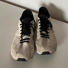 On Cloud Damen Laufschuhe Sneaker Mesh weiß/schwarz Schnürung Low Top EU 39