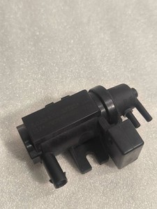 BMW 3 E90 E91 2009 Diesel 120kW Turbolader Druckwandler Magnetventil 7805391