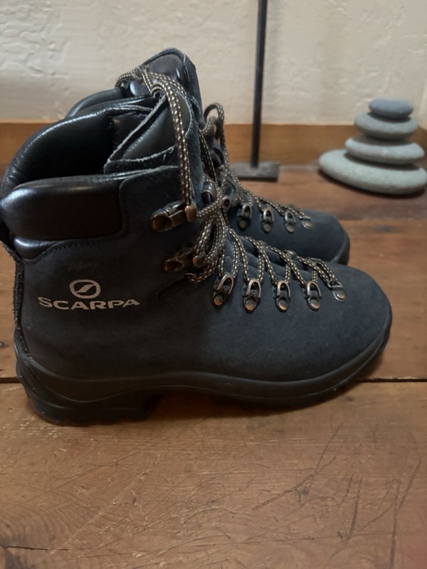 Women’s Scarpa Mountaineering Boots Used 39