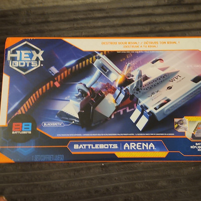 HEXBUG BattleBots Arena Playset w/ Weapons Hammer Slam & Bite Force (B-5000)