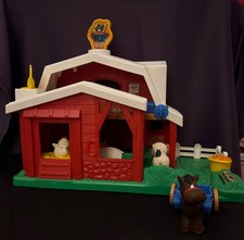 Vintage 1999 Fisher-Price Farm House Playset w/Figures and Sounds!  Working! 