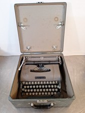 Vintage 1951 Underwood  Portable Finger - Flite Champion Typewriter W/Case! thumbnail