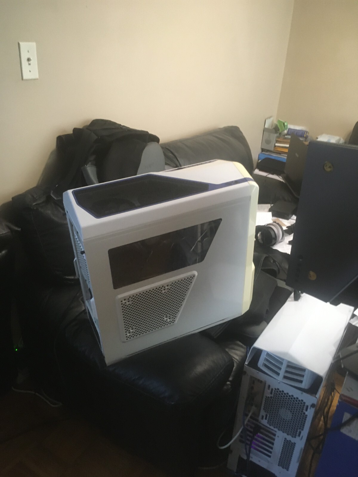 Ibuypower Gaming Desktop White Intel i7 6700K 4.0 GZ , 16 GB RAM, 1 TB SSD , 