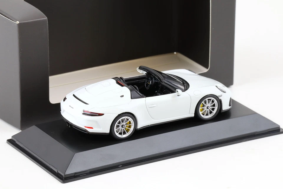 1:43 Spark Porsche 911 (991) Speedster 2019 Bianco WAP VERSIONE DEALER - Immagine 2 di 3