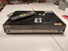 Samsung BD-P1000 Blu-Ray Disc Player With Original Remote Control.