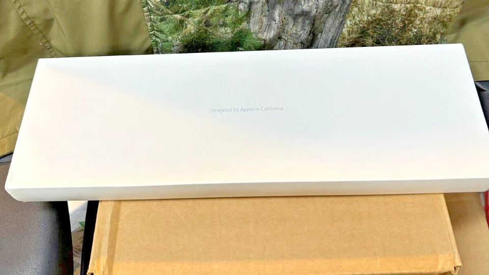 Apple A1243 Wired USB Keyboard & A1152 Mighty Mouse Box Set Sealed - Image 3 of 4