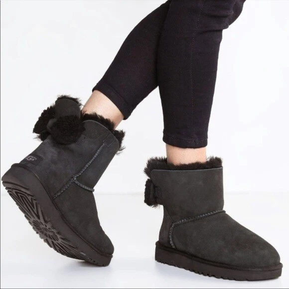 UGG Arielle Bailey Fur Bow Black Boots Size 6