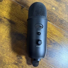 Blue Yeti Professional Multi-Pattern USB Condenser Microphone  Blackout Mic Only