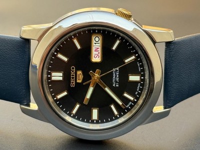 Vintage Seiko 5 Automatik Herren SNX Modell Tag-Datum Japan schwarzes Zifferblatt S-86