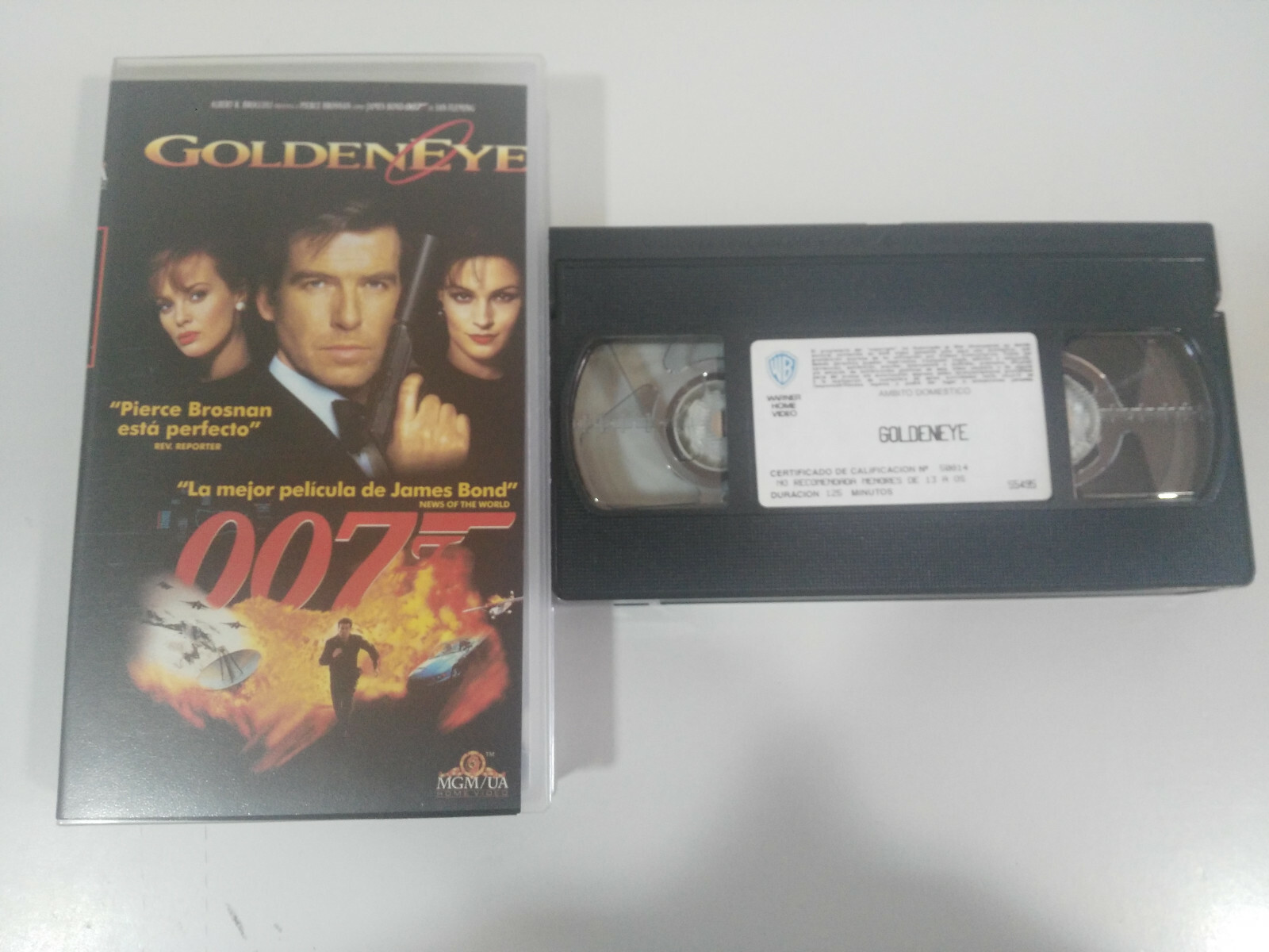 007 James Bond Goldeneye Pierce Brosnan VHS Tape Spanish