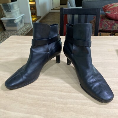 SALVATORE FERRAGAMO Made in ITALY BLACK LEATHER Ankle High  display picture 2