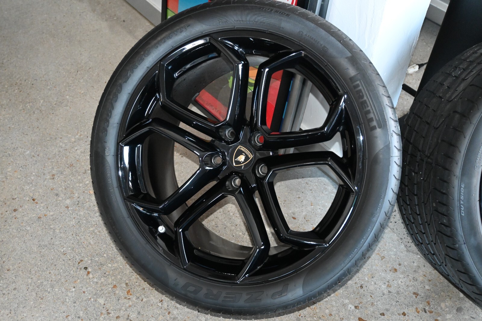 2012 and up. Lamborghini Aventator OEM Stock wheels 4LP700 LP LP720 Speedline