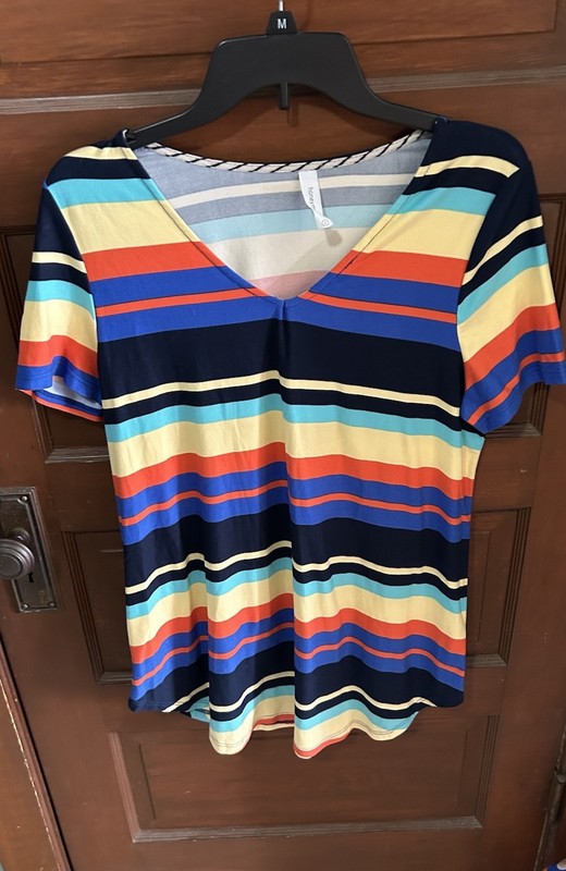 Honey Me - Size L - Women’s Shirt -Tunic - New Without Tags- Excellent Condition