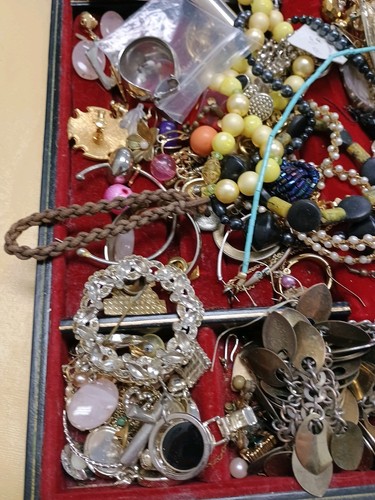 Vintage Jewelry Lot - Picture 2 of 24