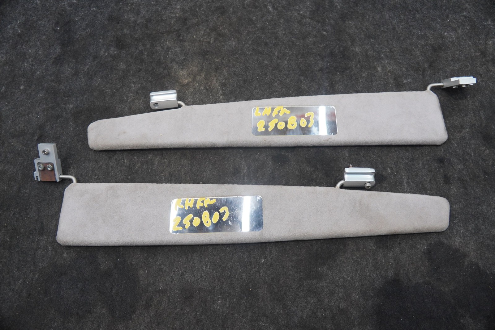 Set 2 Driver Passenger Sun Visor Shade Mirror Gray Aston Martin V8 Vantage 2008