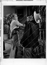 - ORIG 1957 Alan Ladd, James Anderson - film The Big Land - PHOTOGRAPH jo-13614
