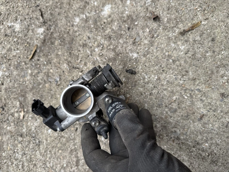 KTM RC 125 DUKE  Bj.14 Drosselklappe Dellorto Einspritzdüse - Bild 4 von 4