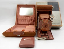 VINTAGE 1929 KODAK PETITE CAMERA ENSEMBLE W/BLUSH, VANITY MIRROR CASE & BOX