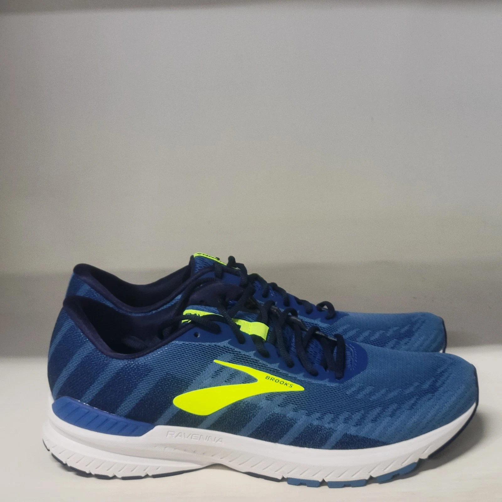 Brooks Ravenna 10 Blue Mens Size 11D