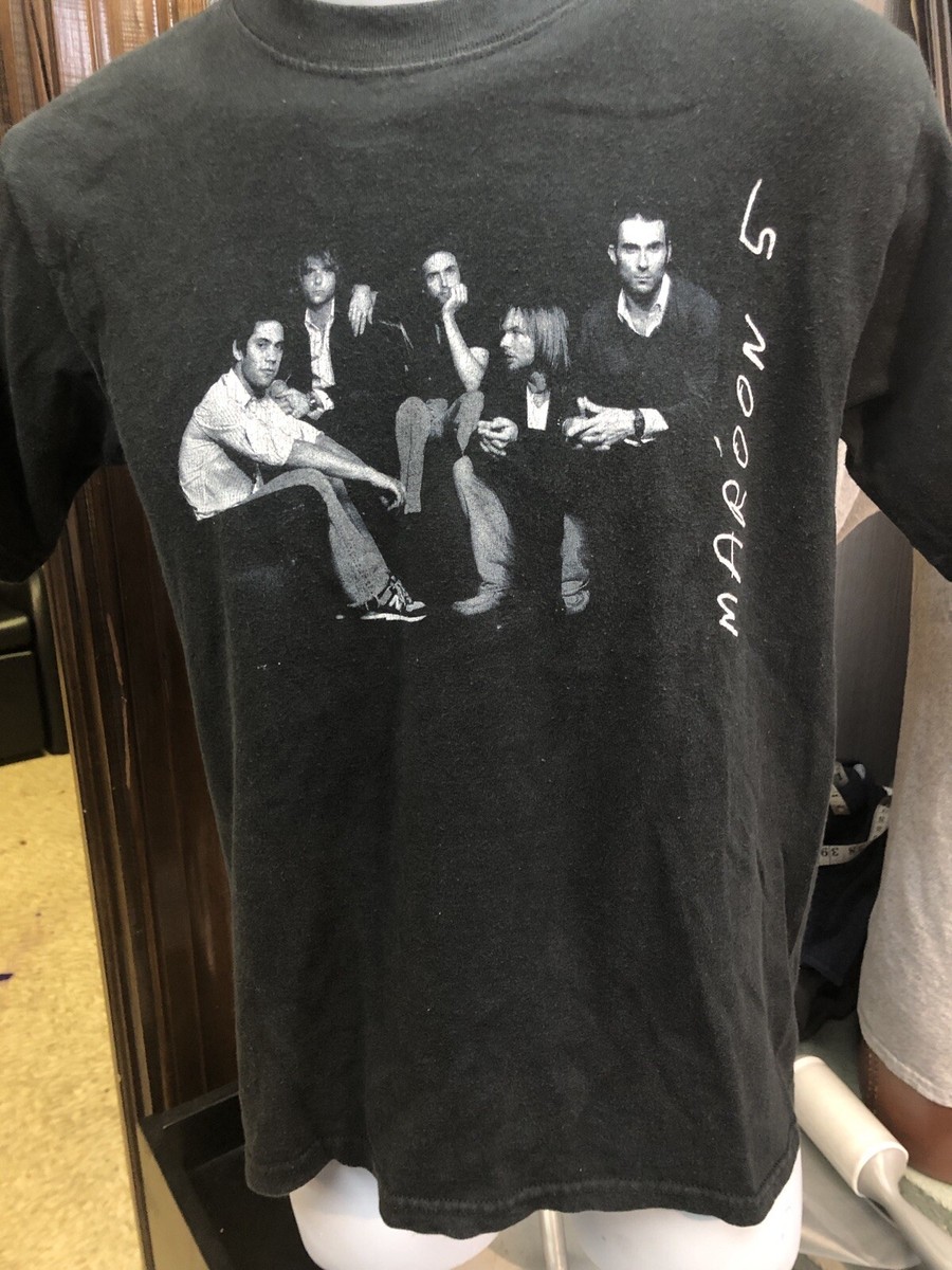 maroon 5 tour T-shirt black small ￼ Adam Levine Los Angeles