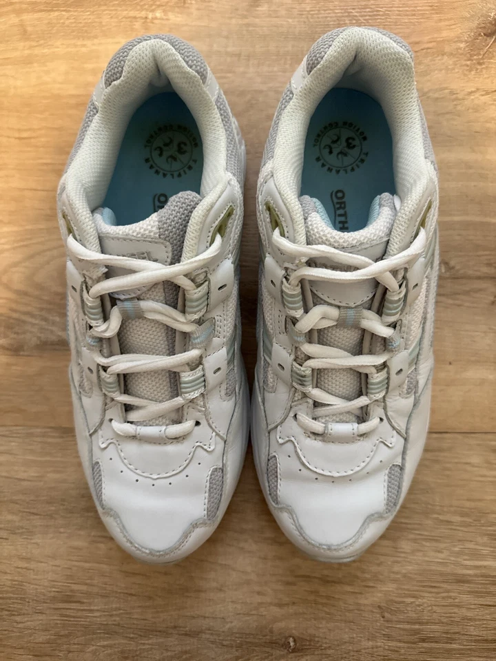 Zapatilla deportiva para mujer Vionic Orthaheel X-Trainer de cuero blanco movimiento triplanar talla 7” Foto 3 de 4