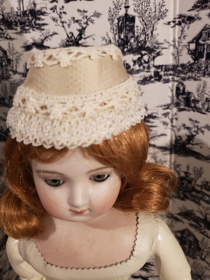 定制丝绸和古董花边帽。 适用于 6-7 英寸头 Ooak  — 第 4/4 张图片