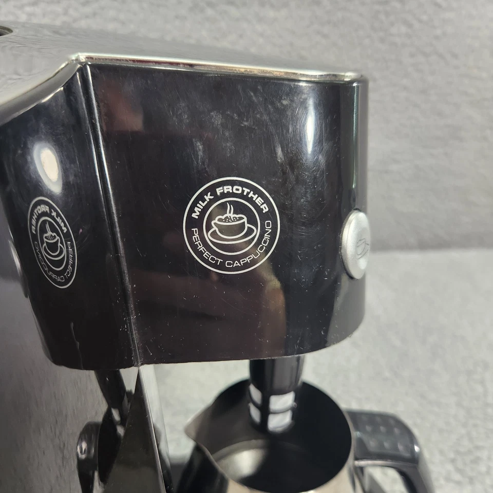 Máquina para cafetera Morphy Richards Cappuccino/espresso con espumador de leche Foto 3 de 4