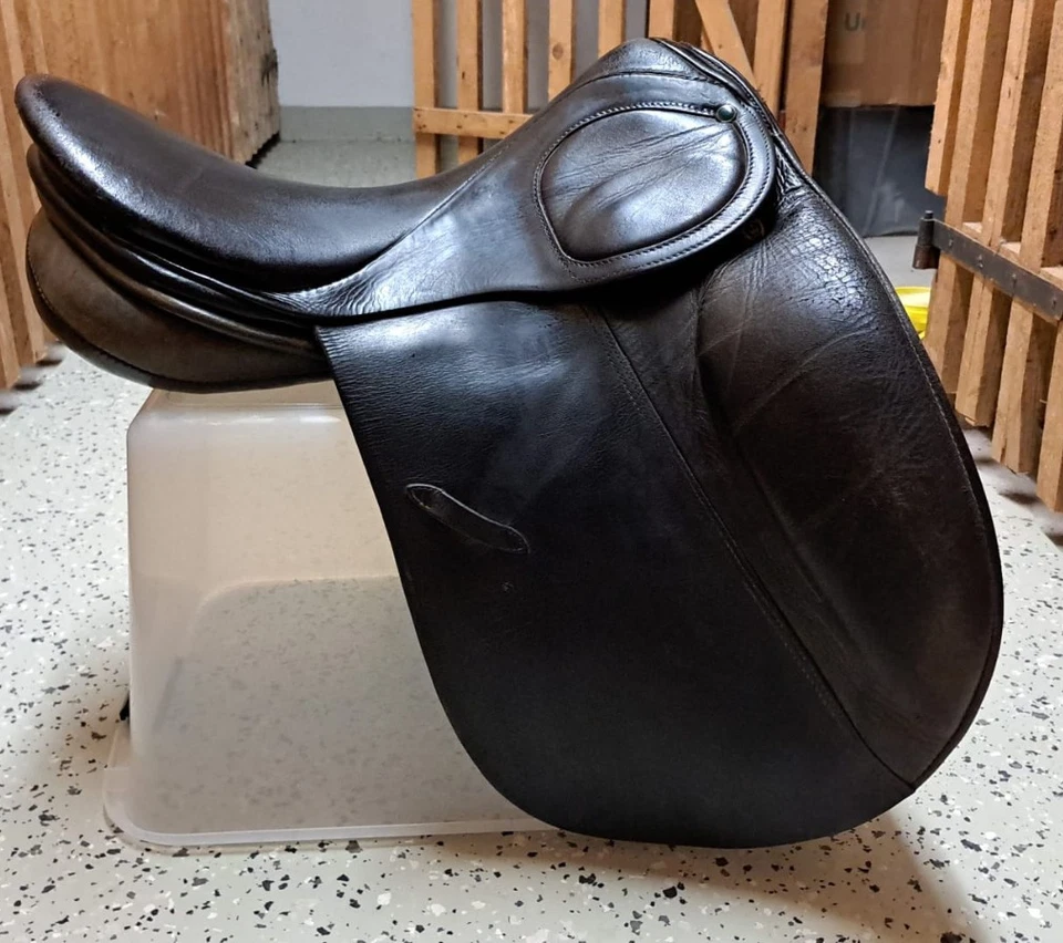 Stübben Scandica Dressursattel gepflegt Sattel 30,5 im guten Zustand Saddle 18" - Bild 3 von 4