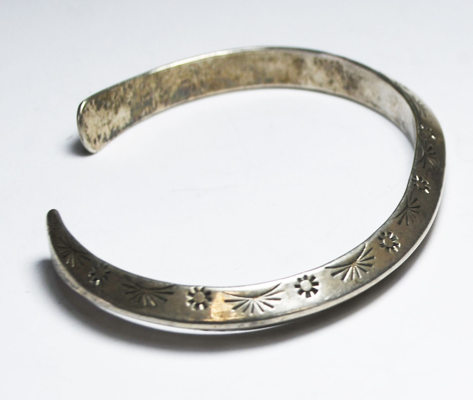 Sterling Signed Triangle Bar Solid Cuff Etched Ra… - image 3