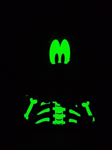 BRAND NEW Disney Pluto Skellington GITD Exclusive Loungefly Mini Backpack - Picture 11 of 12
