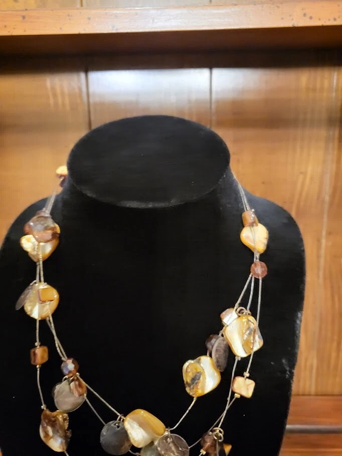 Collar Style & Co Marrón 3 Filas Ilusión Alambre Tono Dorado-Usado Foto 2 de 4