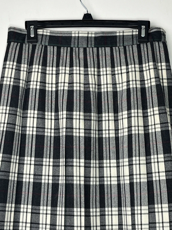 Vintage LL Bean 90s Wool Pleated Midi Skirt Womens 12 Petite Plaid Tartan - Image 3 of 4