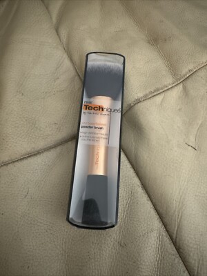 Real Techniques - powder brush - flawless 01401 NEW