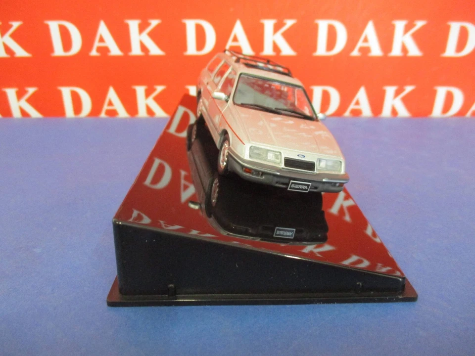 Die cast 1/43 Modellino Auto Ford Sierra Ghia Estate (Rural) 1988 by Ixo - Immagine 3 di 4
