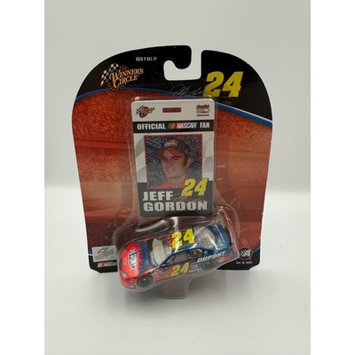 Winner's Circle Jeff Gordon 24 DuPont Chevrolet NASCAR Diecast 1:64 Scale 2004