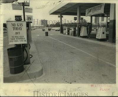 #ad #ad 1973 Press Photo No gas at Sears#x27; Oakwood Auto Center nob17165 $24.99