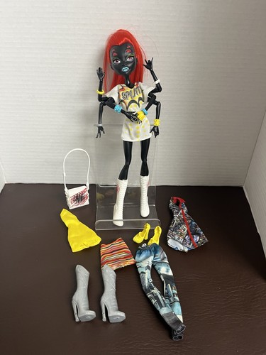 Monster High I Heart Fashion Wydowna Spider Doll with Outfits
