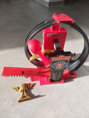 Mattel HPD81 - Disney Pixar Cars - Piston Cup Action - Rennstrecke