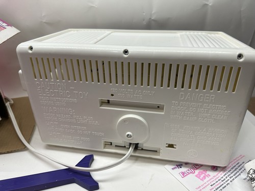 Horno y centro de aperitivos Easy Bake 1997 Hasbro de colección años 90 con caja y accesorios - Imagen 8 de 10