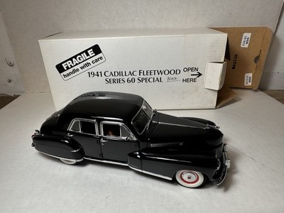 Danbury Mint 1941 Cadillac Fleetwood Series 60 Black 1:24 Diecast & Box (READ)