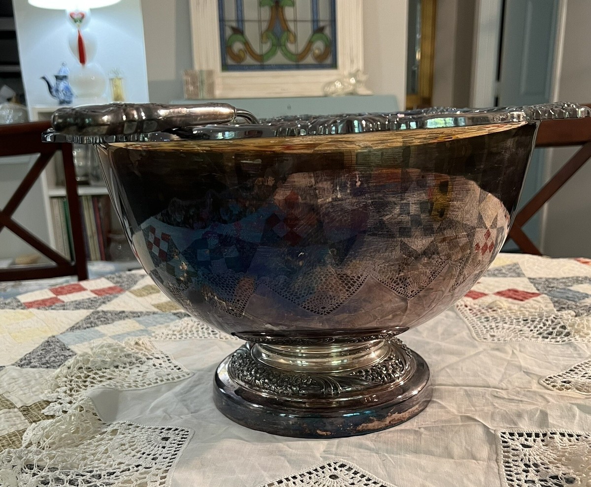 1847 Rogers Bros Heritage Pattern Punch Bowl With Ladle