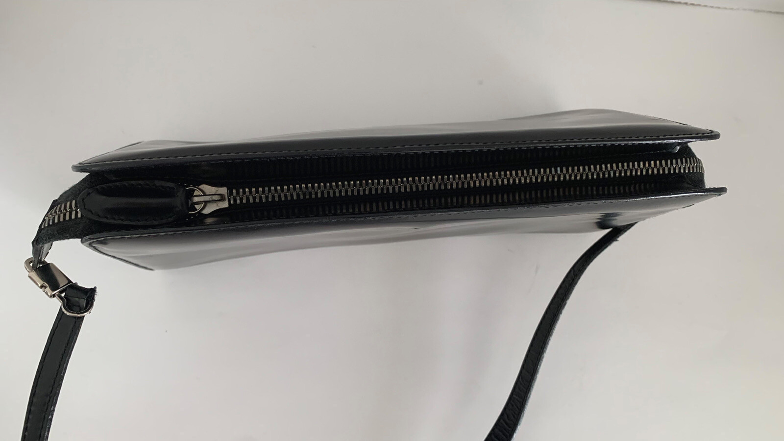 Bally vintage bag/clutch black Leather , Shoulder Str… Gem