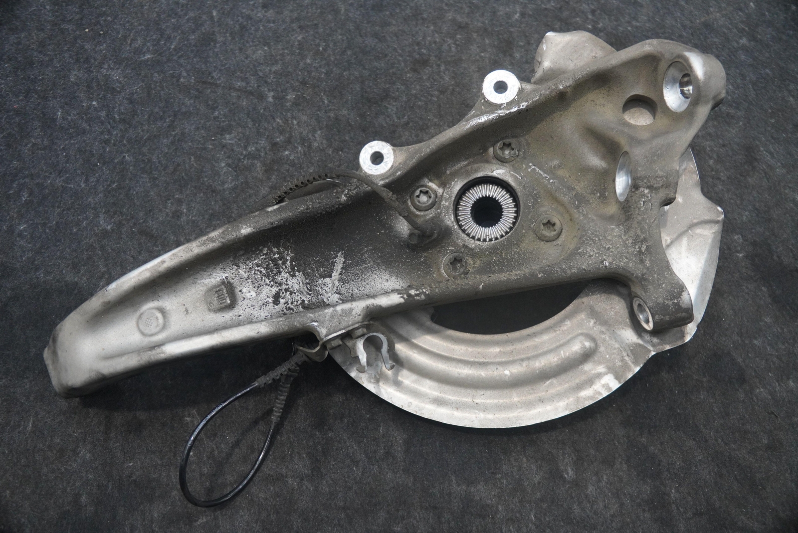 Front Right Spindle Knuckle Hub Wheel Bearing 31216858214 BMW i8 2014-20