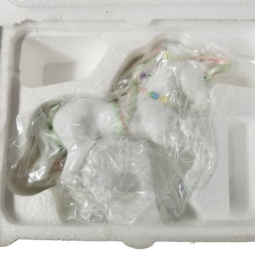 Hallmark Ornament 1987 Limited Edition Magical Unicorn Hängefigur mit Ständer - Bild 1 von 8