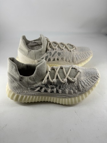 Deadstock Yeezy Boost 350 V2 Adidas Yeezy Boost 350 V2 Static  (non-reflective) DEADSTOCK ADIDAS