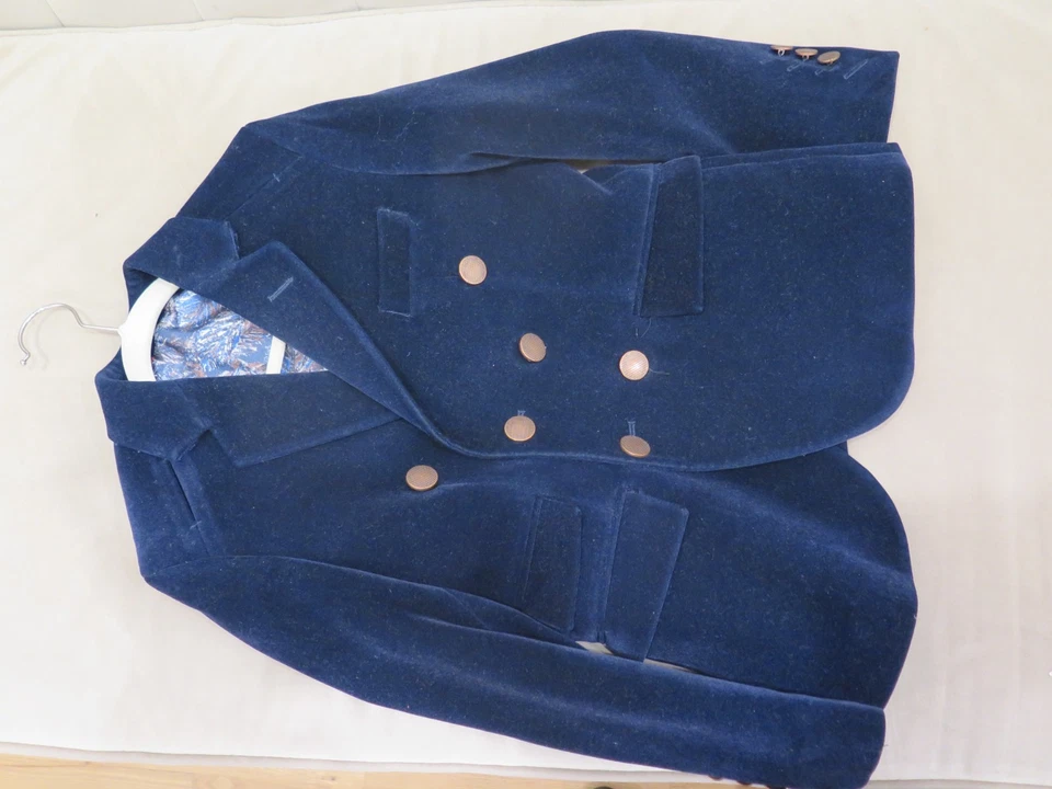 Bergamo Kids by Milano Boys slim 2 piece velvet suit Navy Blue - Image 2 of 4