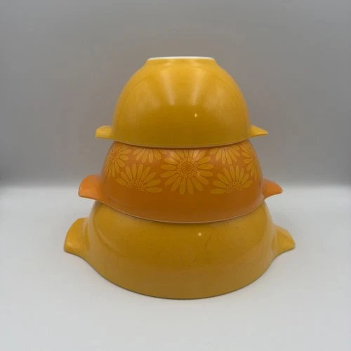 Set of 3 Pyrex Daisy / Sunflower Orange & Cinderella Nesting Bowls (443,442,441)